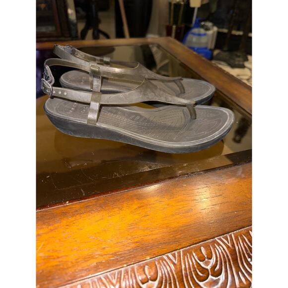 ⭐️ Women’s Crocs Brown Thong Sandals Size 7. Beachy. Confort. Casual. - Picture 2 of 5